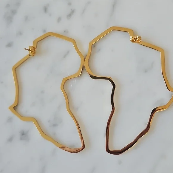 🌻HP🌻Africa Map Hoop Post Earrings 18K Gold Plated NIB - Picture 4 of 5